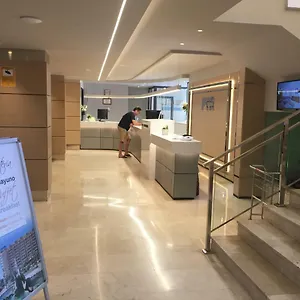 https://studio-aparthotel-pyr.es-andalucia.com